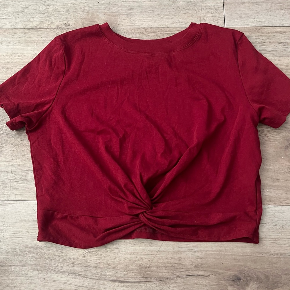 Cute Crop Top With Knot